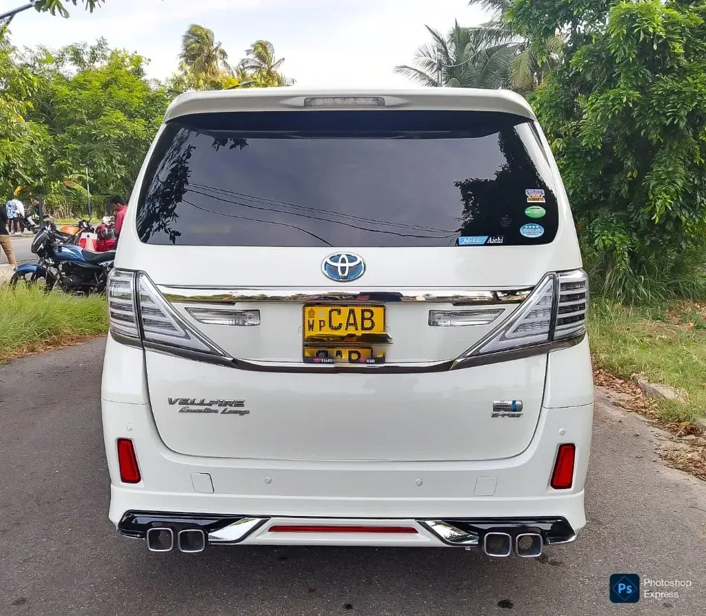 2012 Toyota Vellfire Executive Lounge — image 6