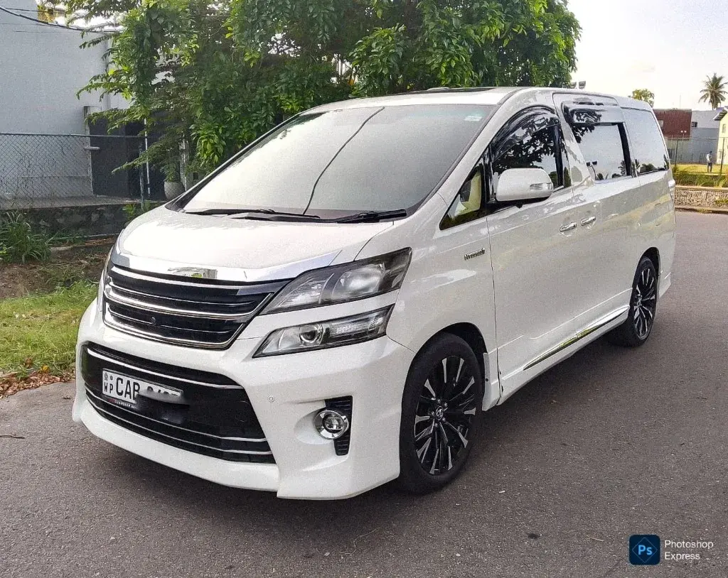 2012 Toyota Vellfire Executive Lounge — image 1