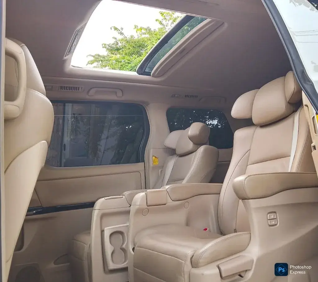 2012 Toyota Vellfire Executive Lounge — image 12