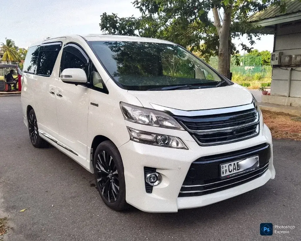 2012 Toyota Vellfire Executive Lounge — image 3