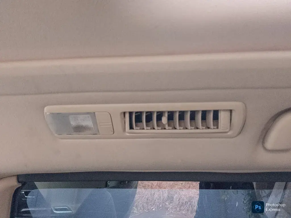 2012 Toyota Vellfire Executive Lounge — image 13