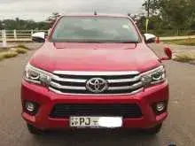 Toyota Hilux (2018) — photo