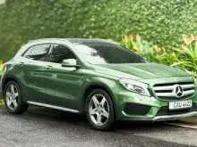 Mercedes-Benz GLA180 (2016) — photo